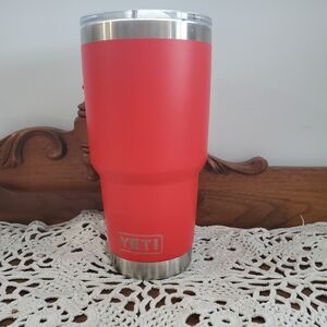 Yeti 30 oz Rambler Red
